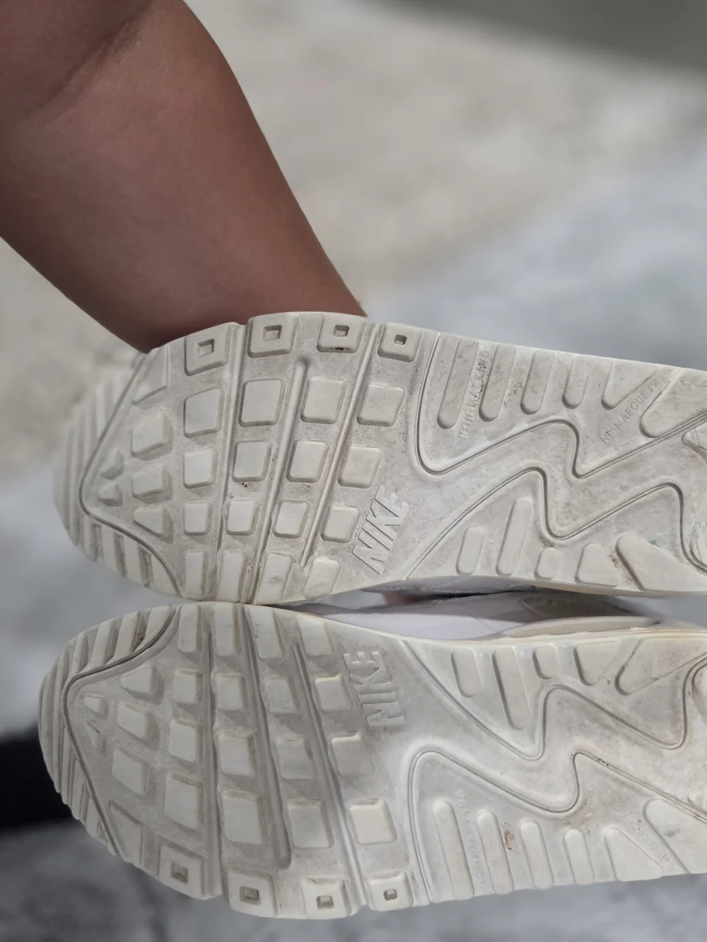 Nike Kids White Air Low-Top Sneakers